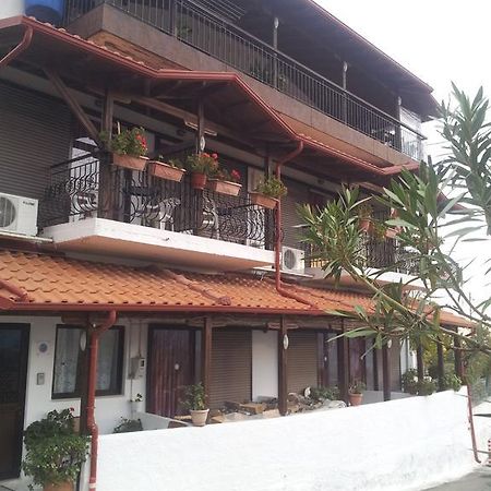 Vassilis Guesthouse Rapsáni Extérieur photo